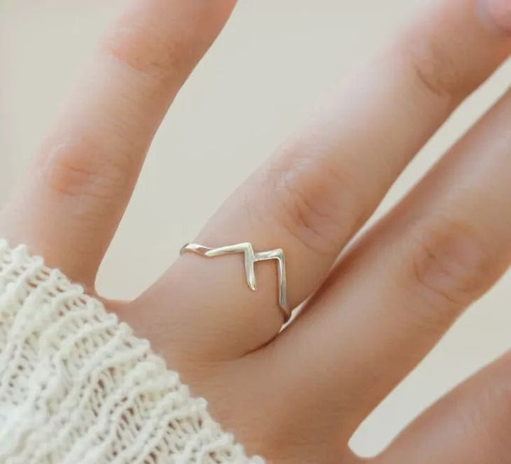 Stylish Mountain-Shaped Ring